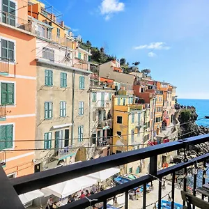 https://ca-del-mare-riomaggiore.hotelitalianriviera.com